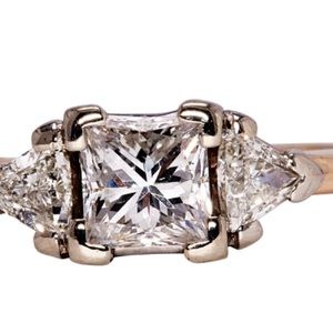 GIA 1.14 CT TW PRINCESS CUT 3 STONE RING, H, VS1